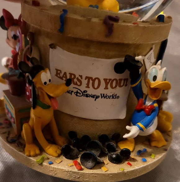 2002 Disney "Ears to You" musical snow globe featuring Mickey Mouse and friends. - Picture 9 of 12
